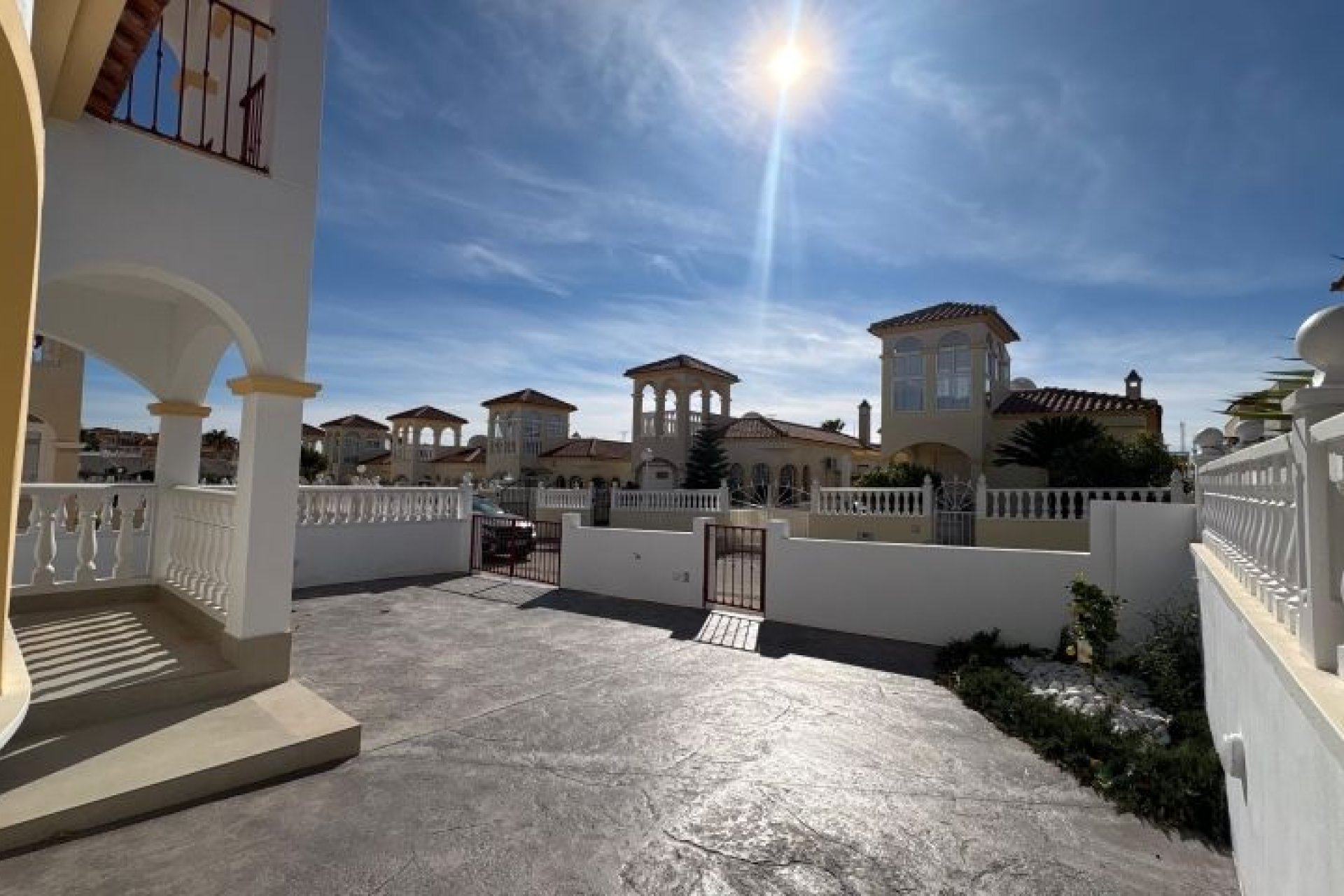 Resale - Villa -
Algorfa