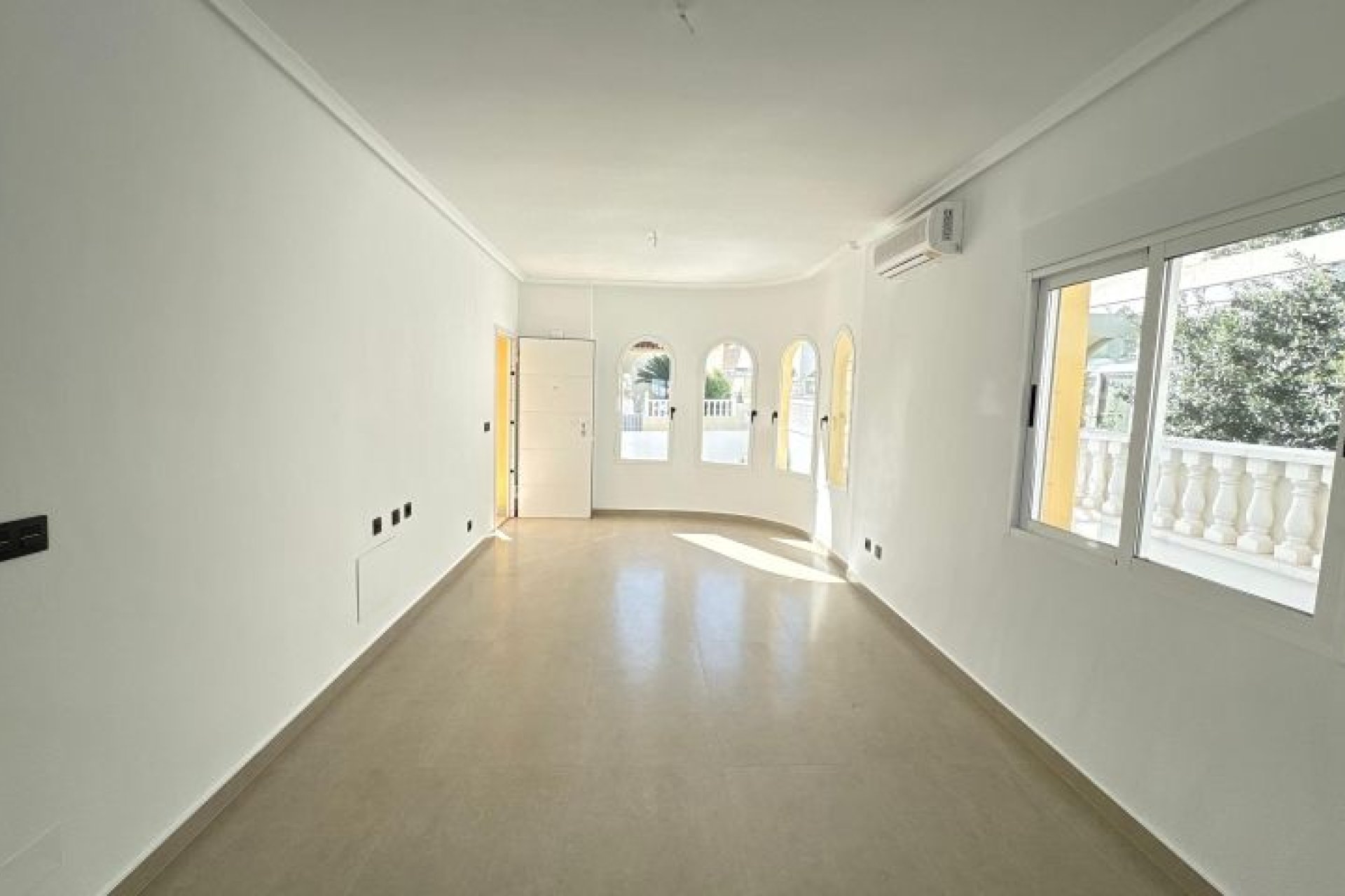 Resale - Villa -
Algorfa