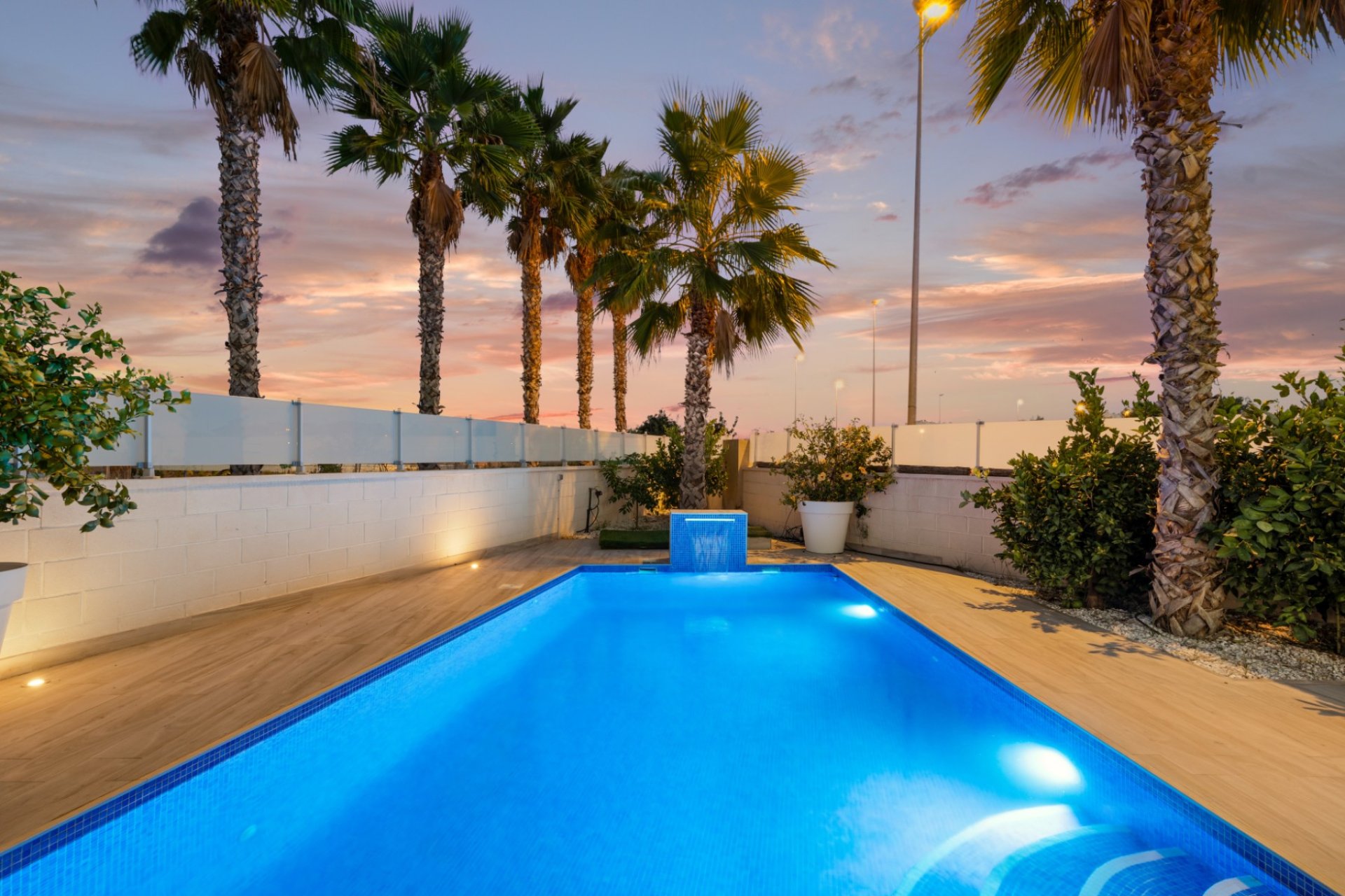 Resale - Villa -
Alicante - Lomas de Cabo Roig