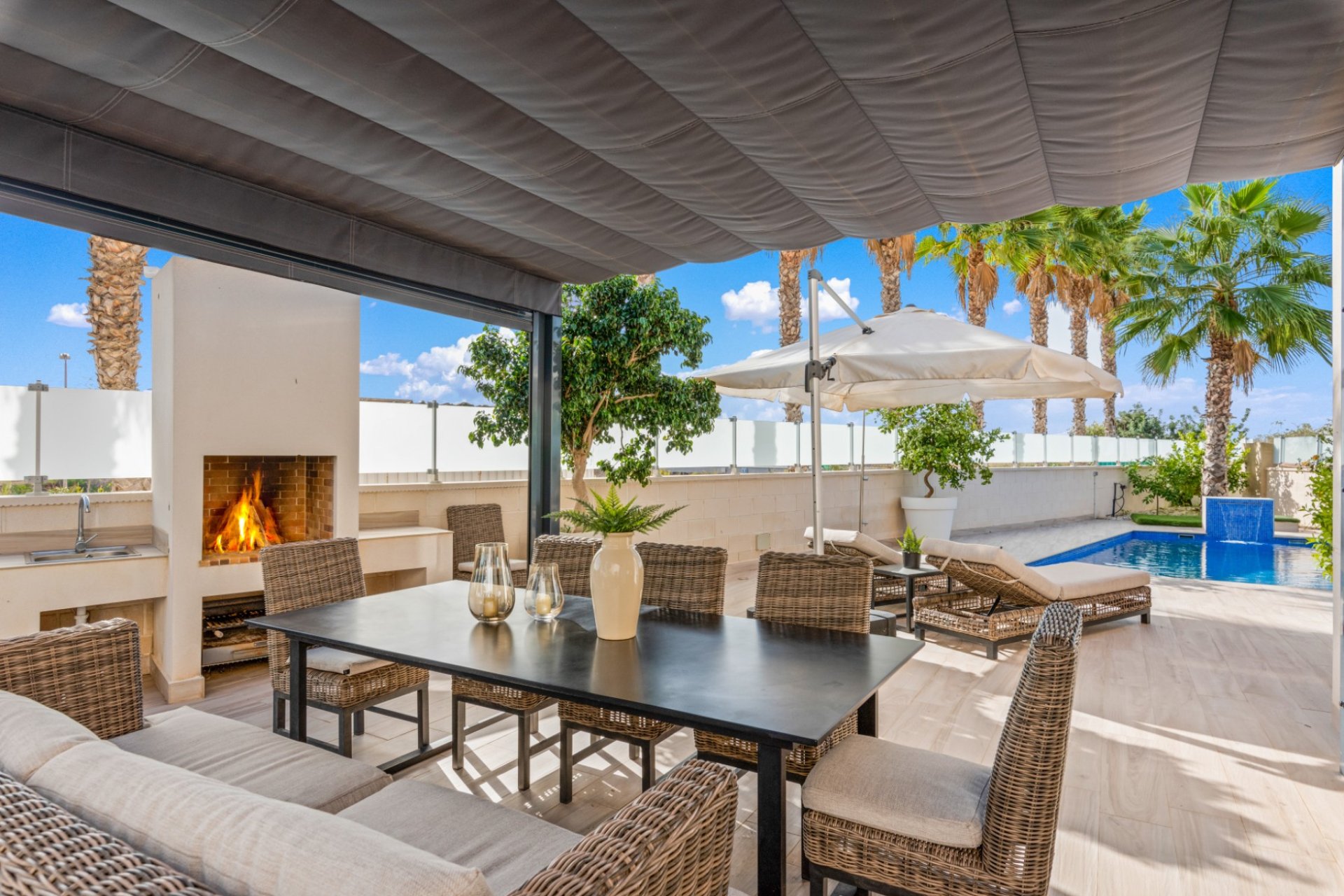 Resale - Villa -
Alicante - Lomas de Cabo Roig