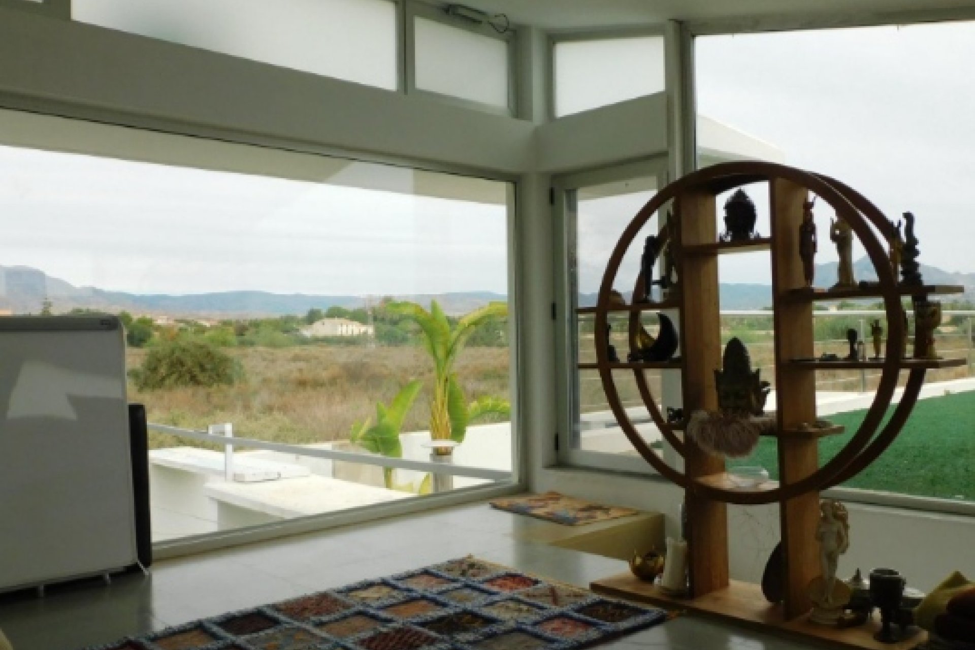 Resale - Villa -
Alicante