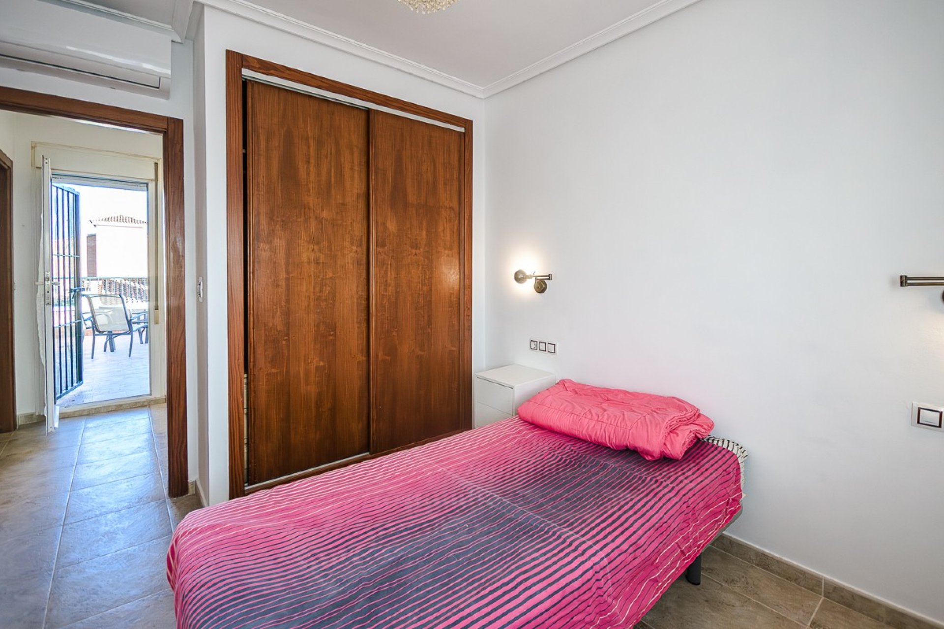 Resale - Villa -
Benferri