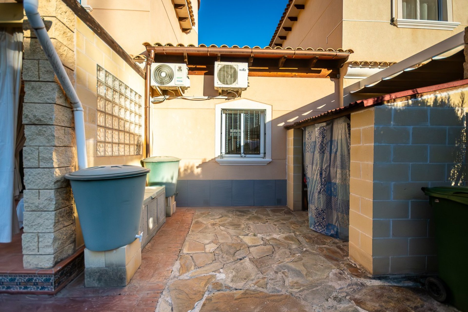 Resale - Villa -
Benferri