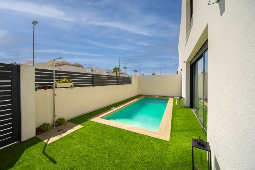 Resale - Villa -
Benijofar