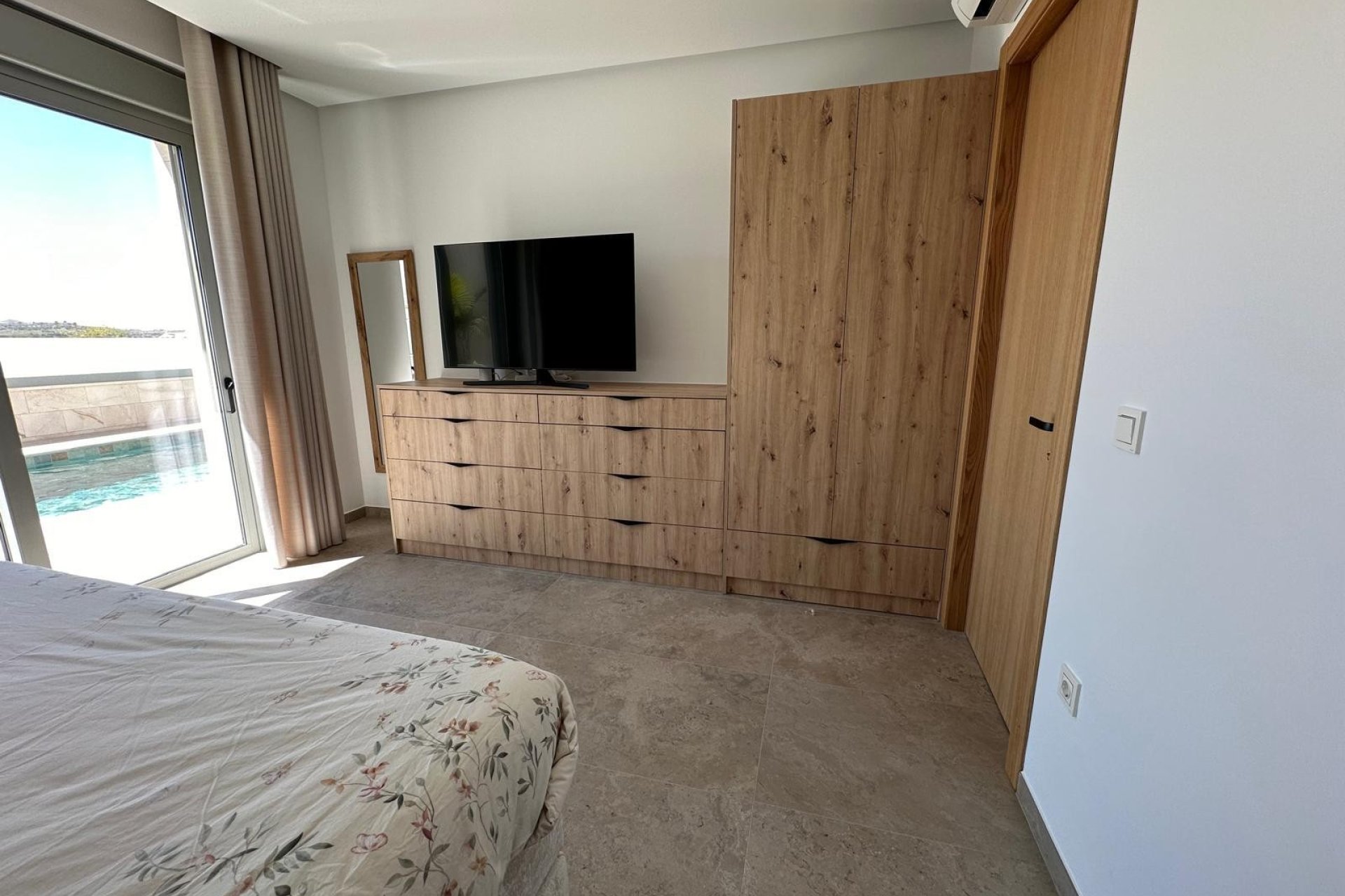 Resale - Villa -
Benijofar