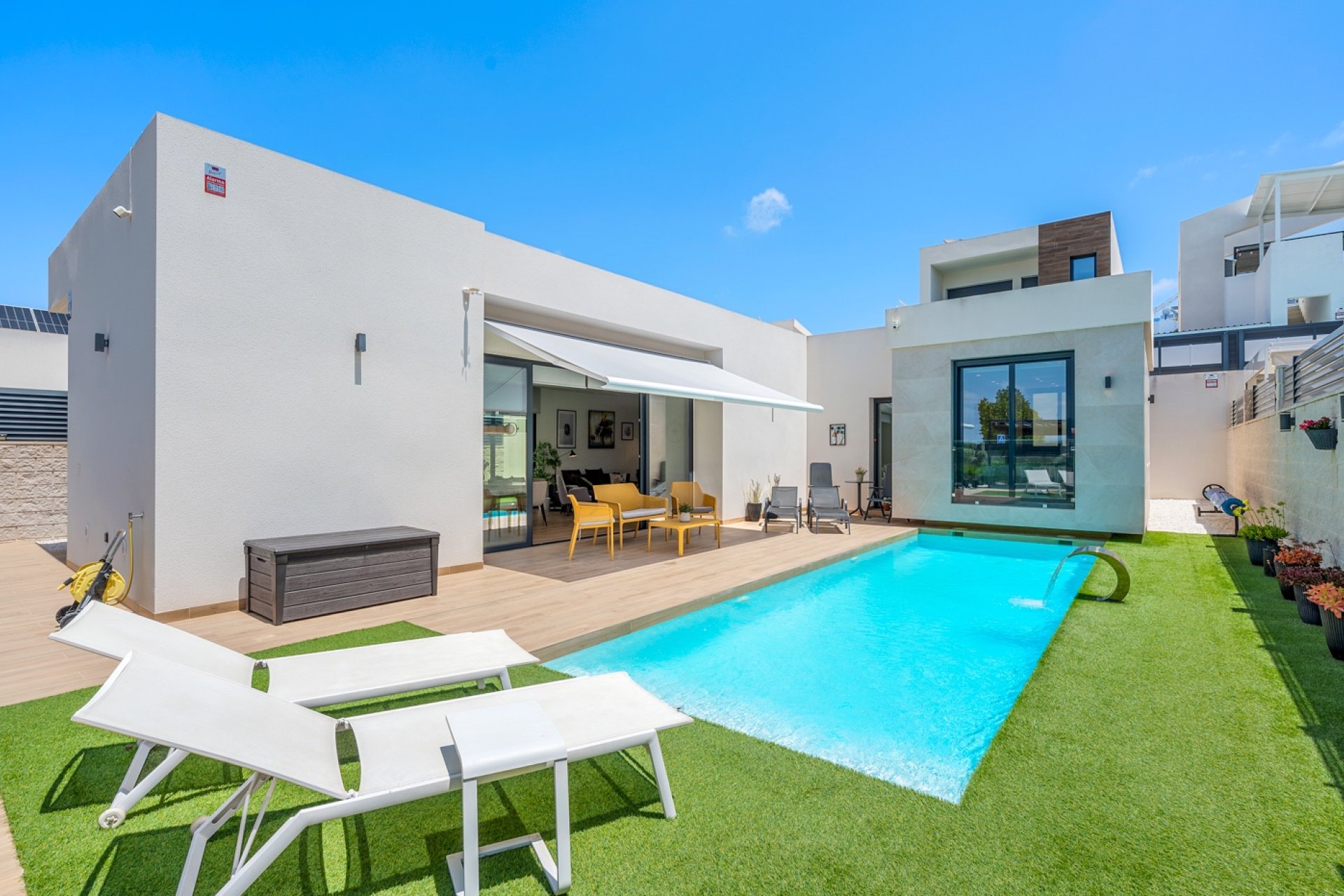 Resale - Villa -
Benijofar
