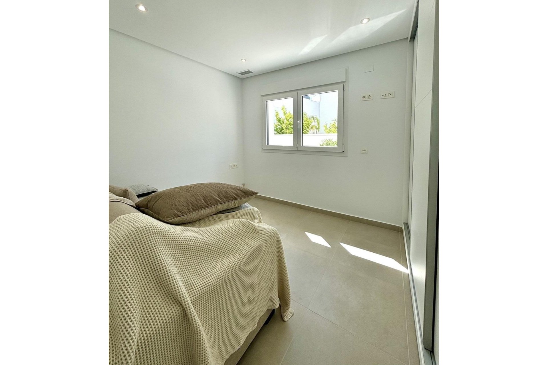 Resale - Villa -
Benijofar