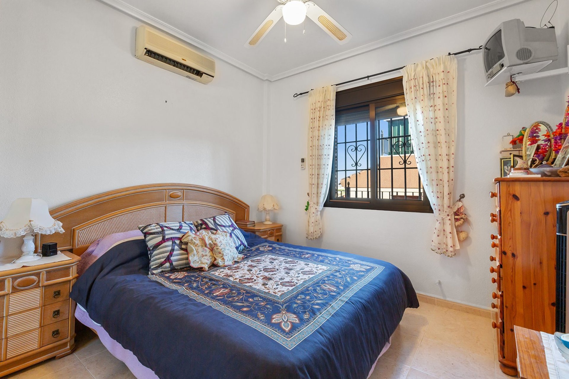 Resale - Villa -
Bigastro