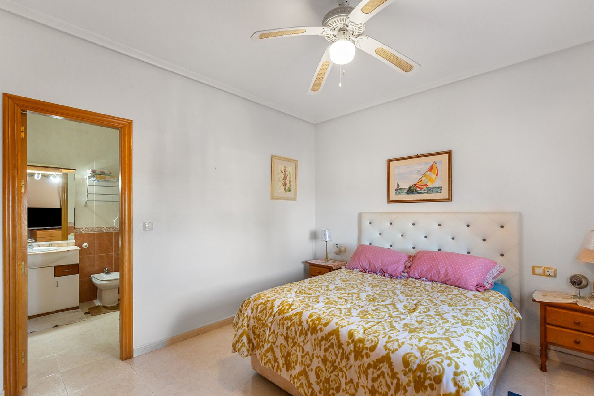 Resale - Villa -
Bigastro