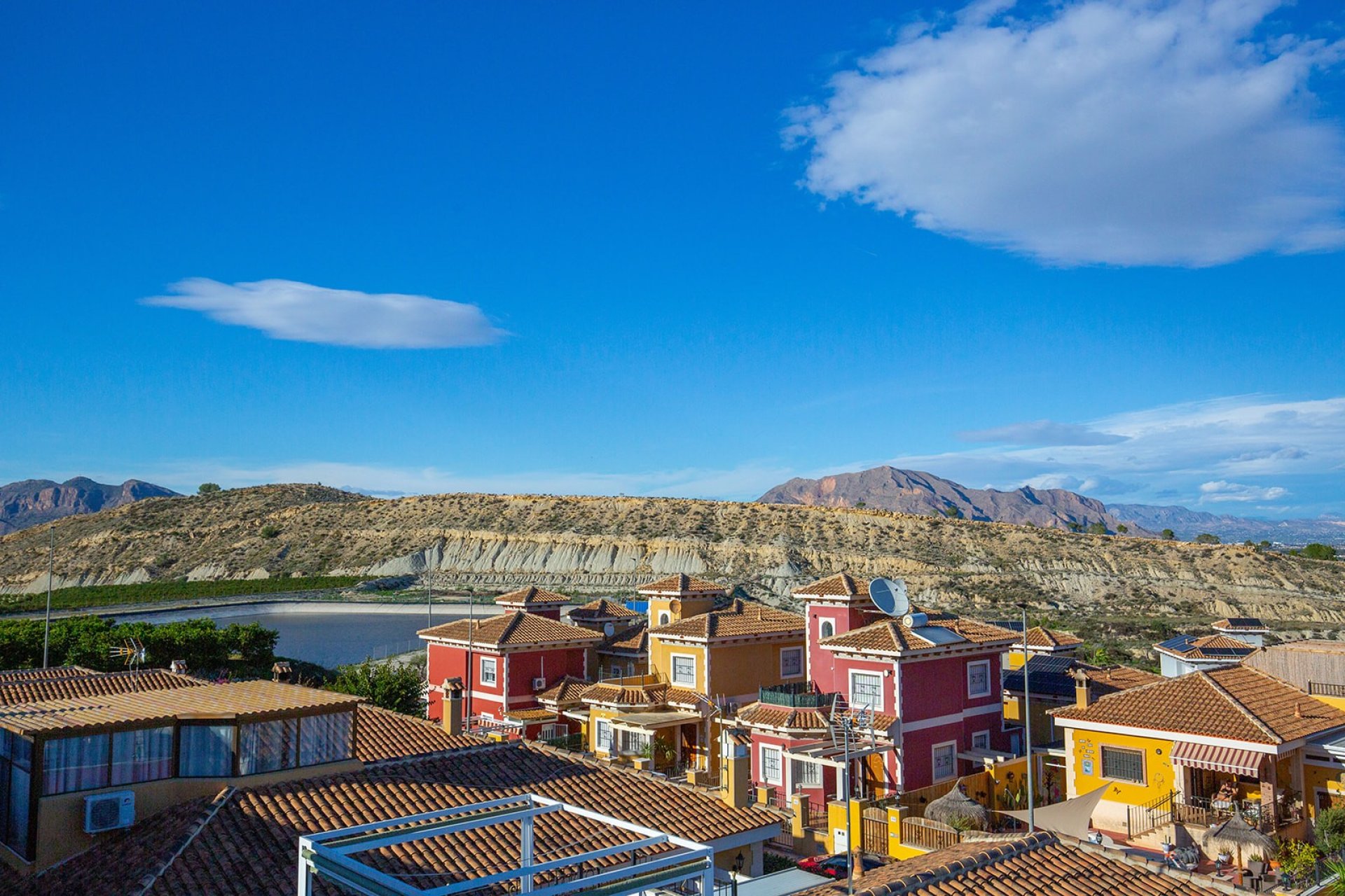 Resale - Villa -
Bigastro