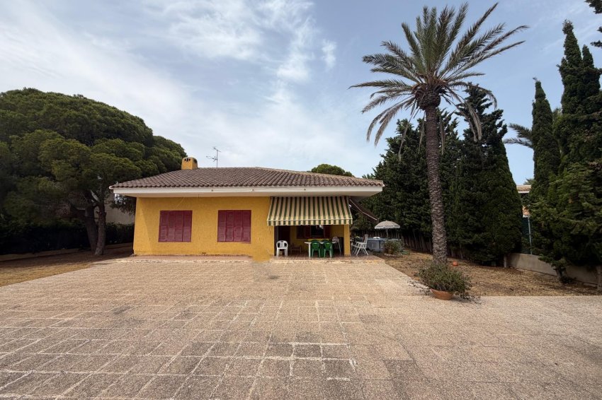 Resale - Villa -
Cabo Roig - Orihuela Costa