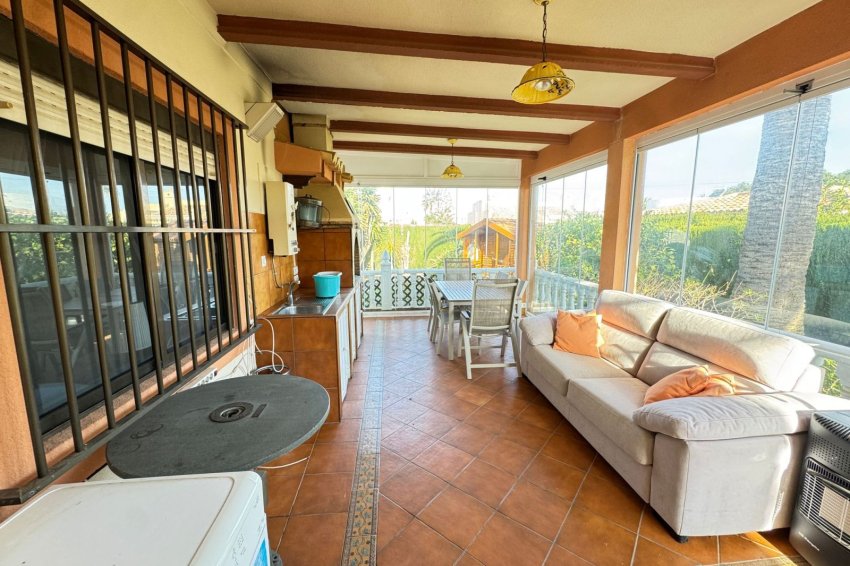 Resale - Villa -
Cabo Roig