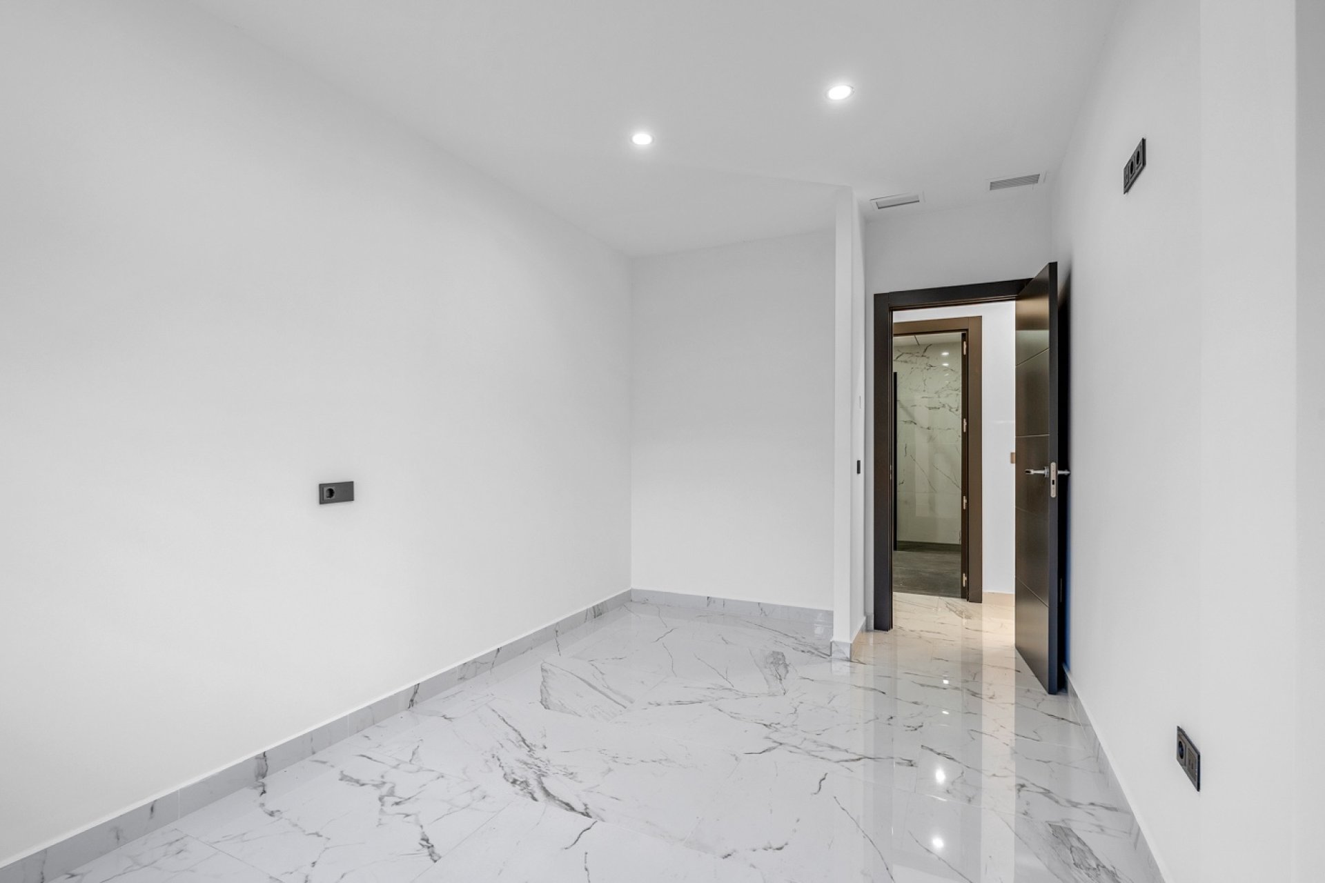 Resale - Villa -
Campoamor Golf - Campoamor