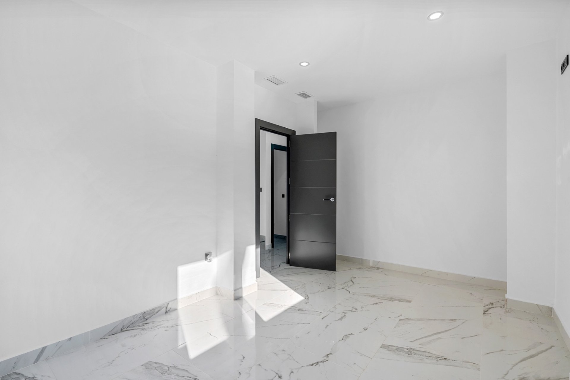 Resale - Villa -
Campoamor Golf - Campoamor