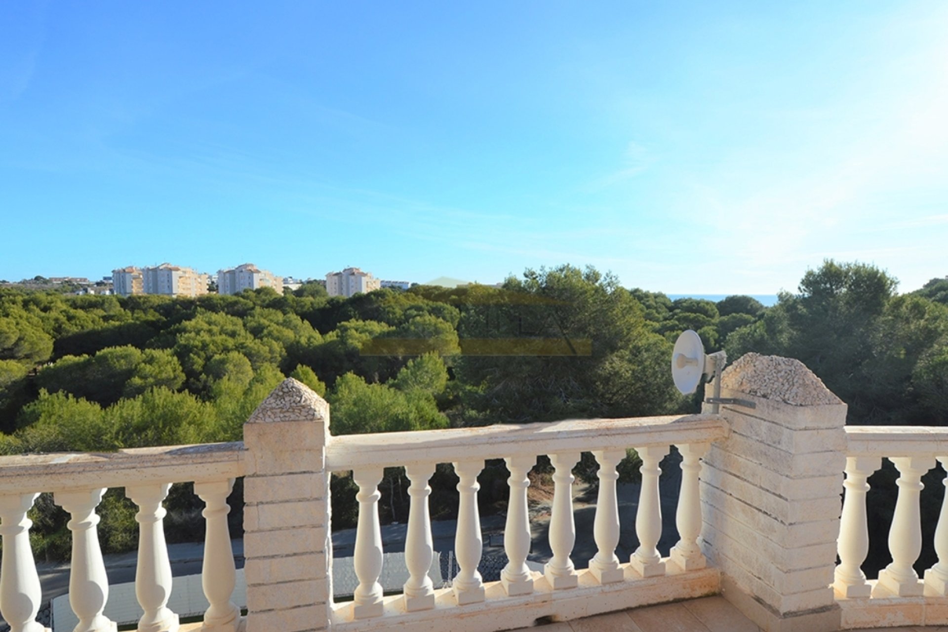 Resale - Villa -
Campoamor Golf - Campoamor