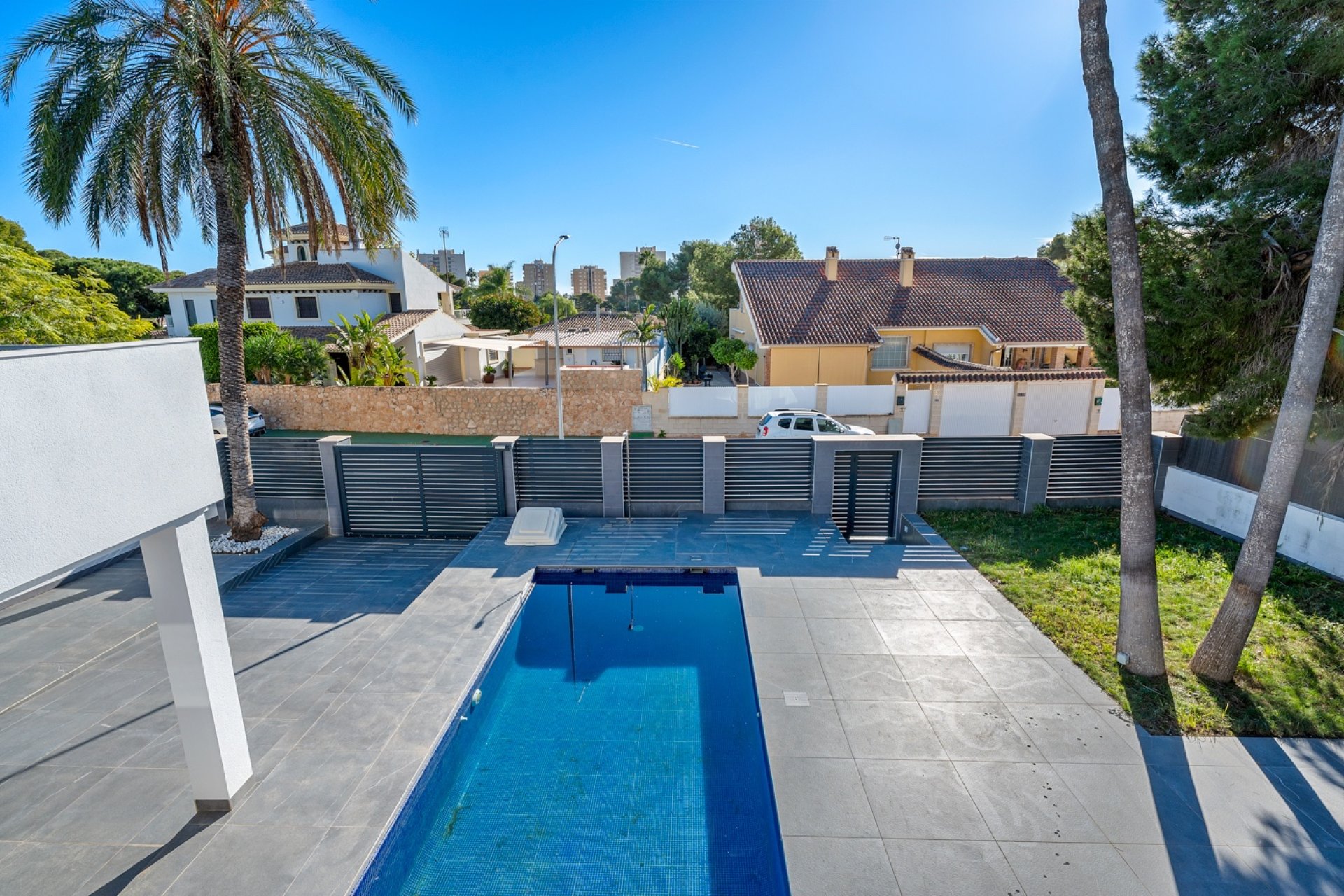 Resale - Villa -
Campoamor Golf - Campoamor