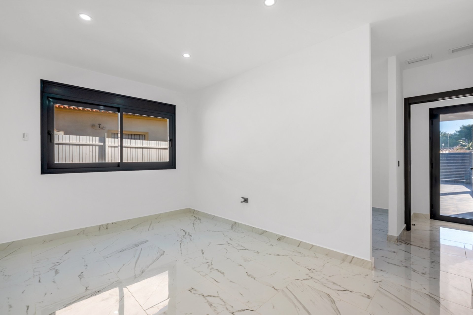 Resale - Villa -
Campoamor Golf - Campoamor