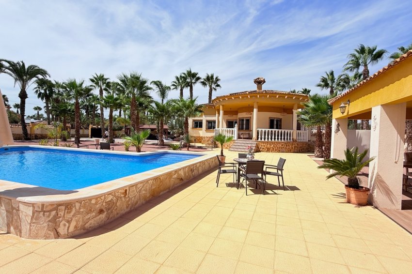 Resale - Villa -
CATRAL - Catral