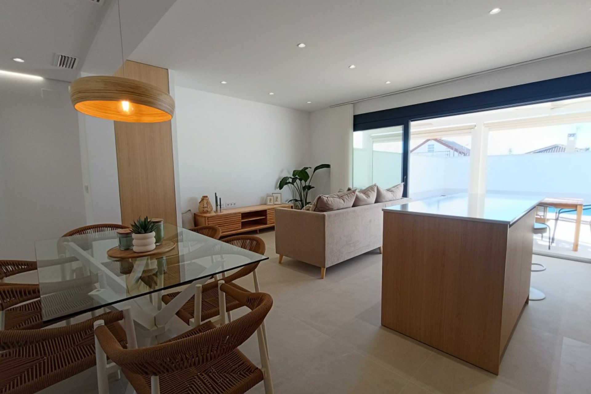 Resale - Villa -
El Chaparral