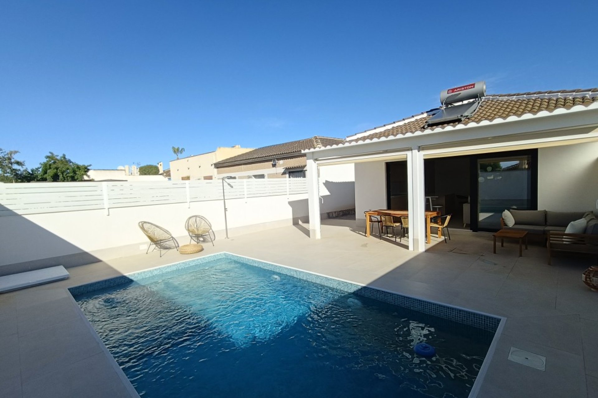 Resale - Villa -
El Chaparral