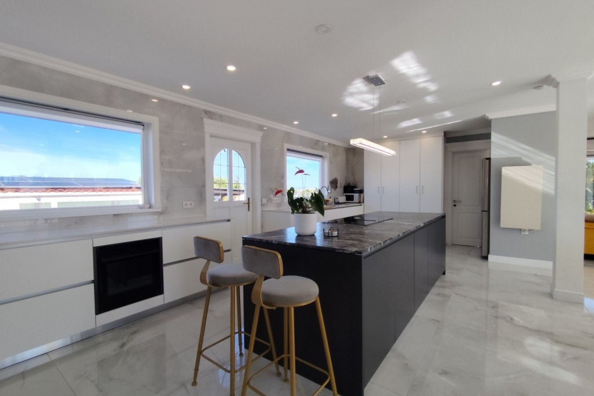 Resale - Villa -
El Mudamiento