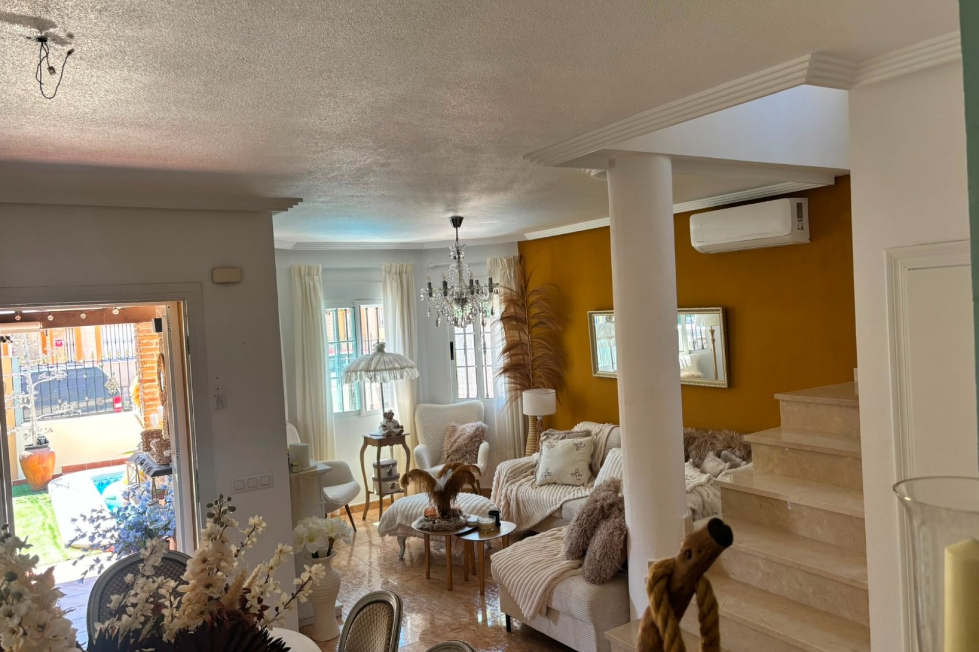 Resale - Villa -
El Raso - Guardamar del Segura