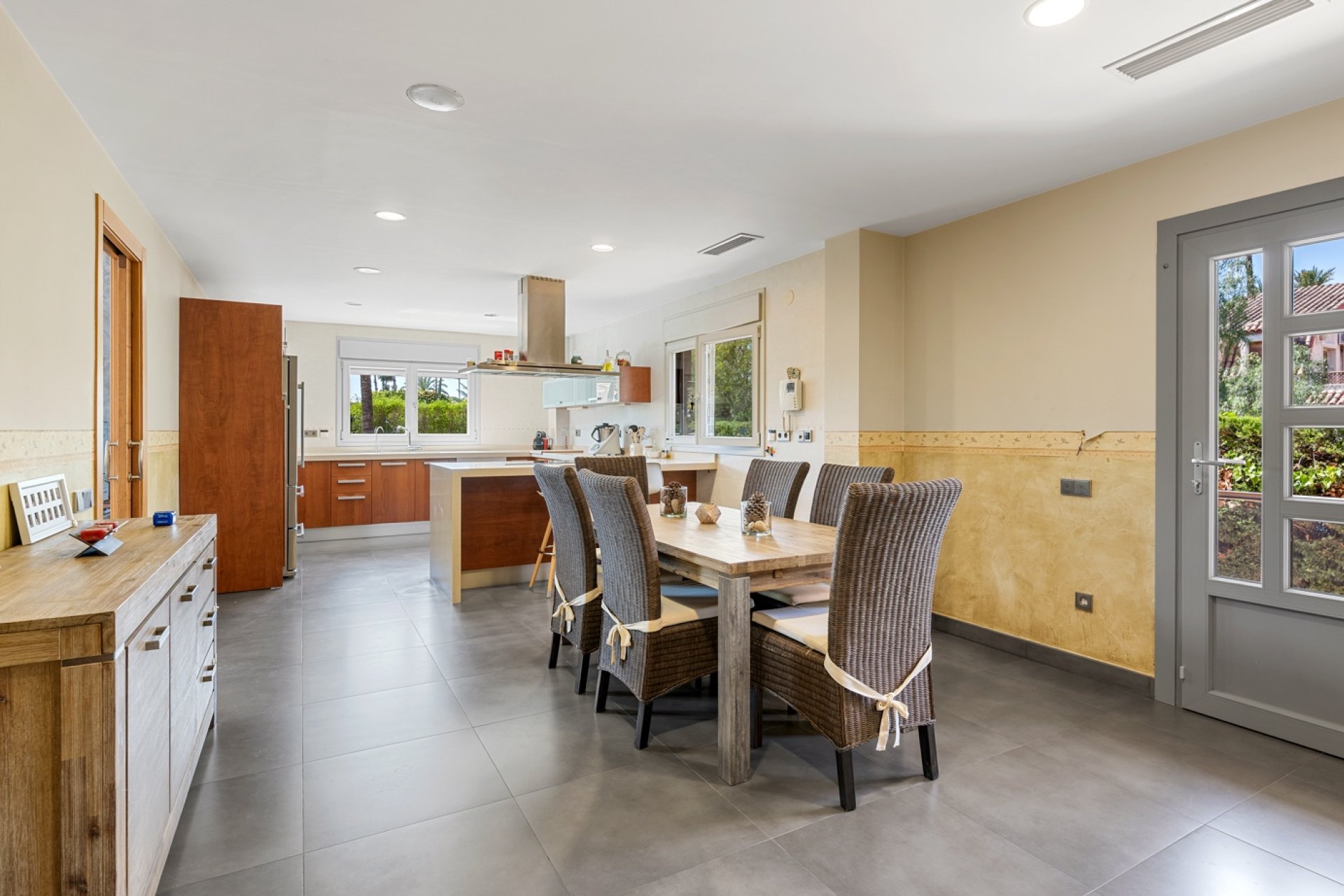 Resale - Villa -
Elche - Elche/Elx