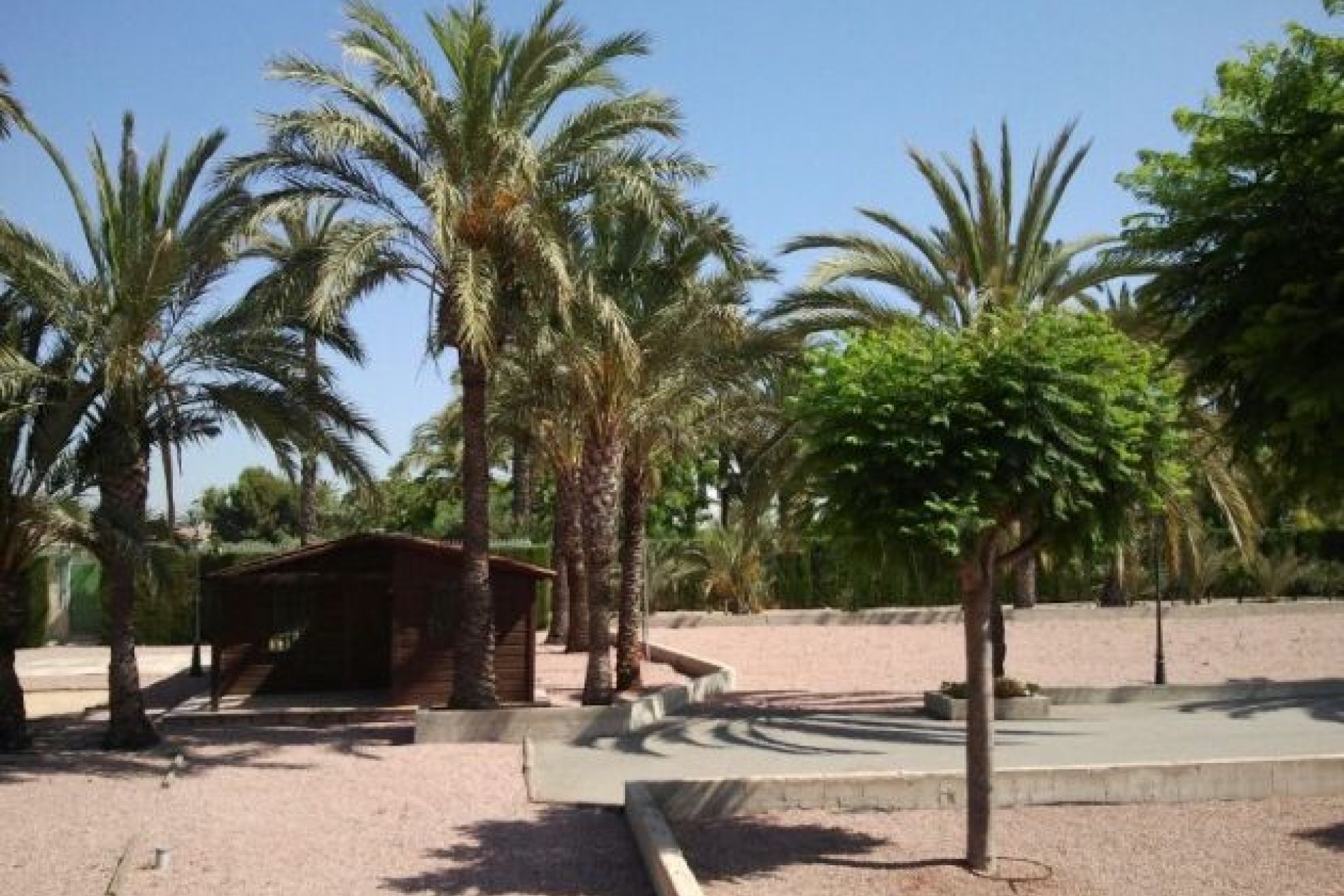 Resale - Villa -
Elche