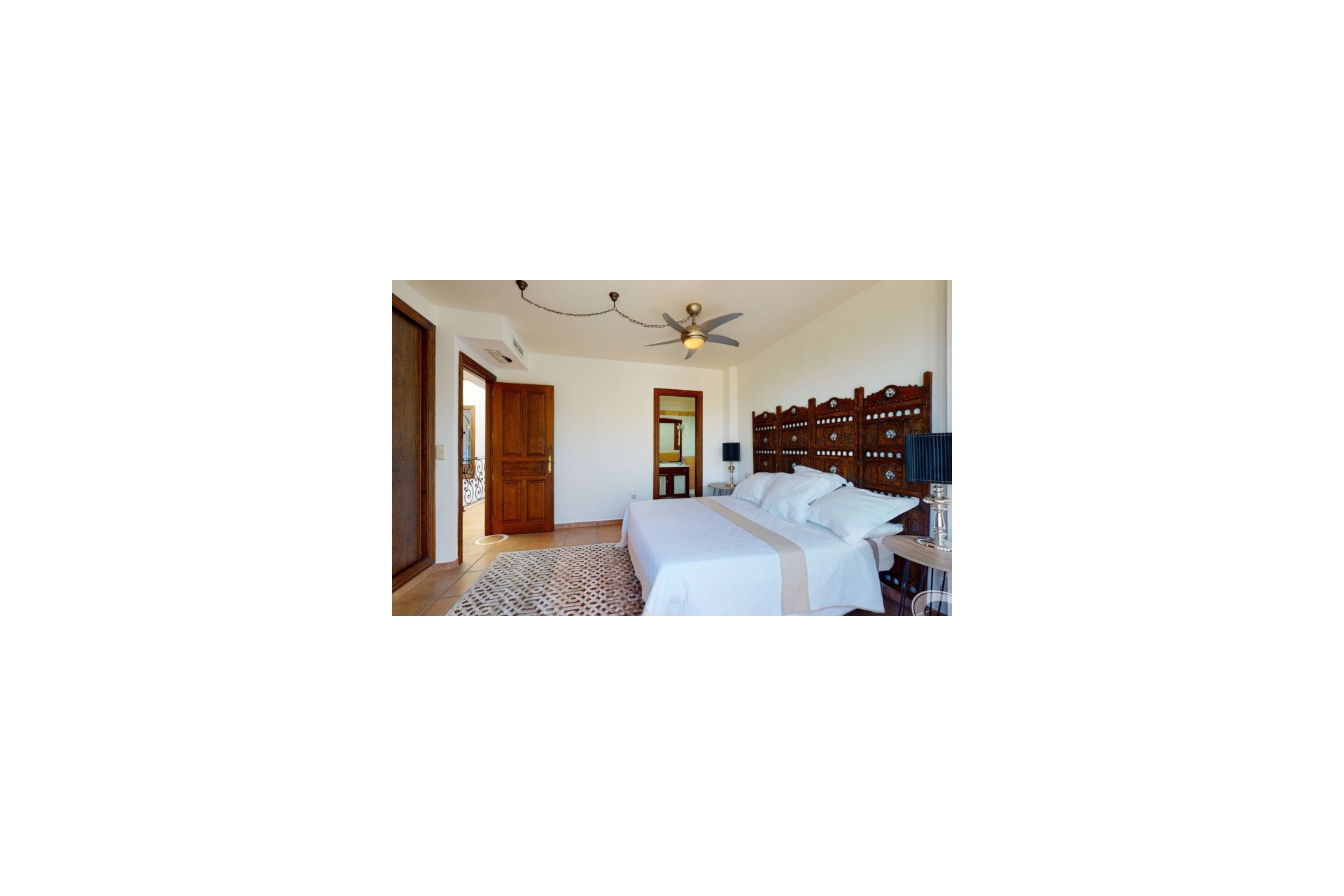 Resale - Villa -
Elche