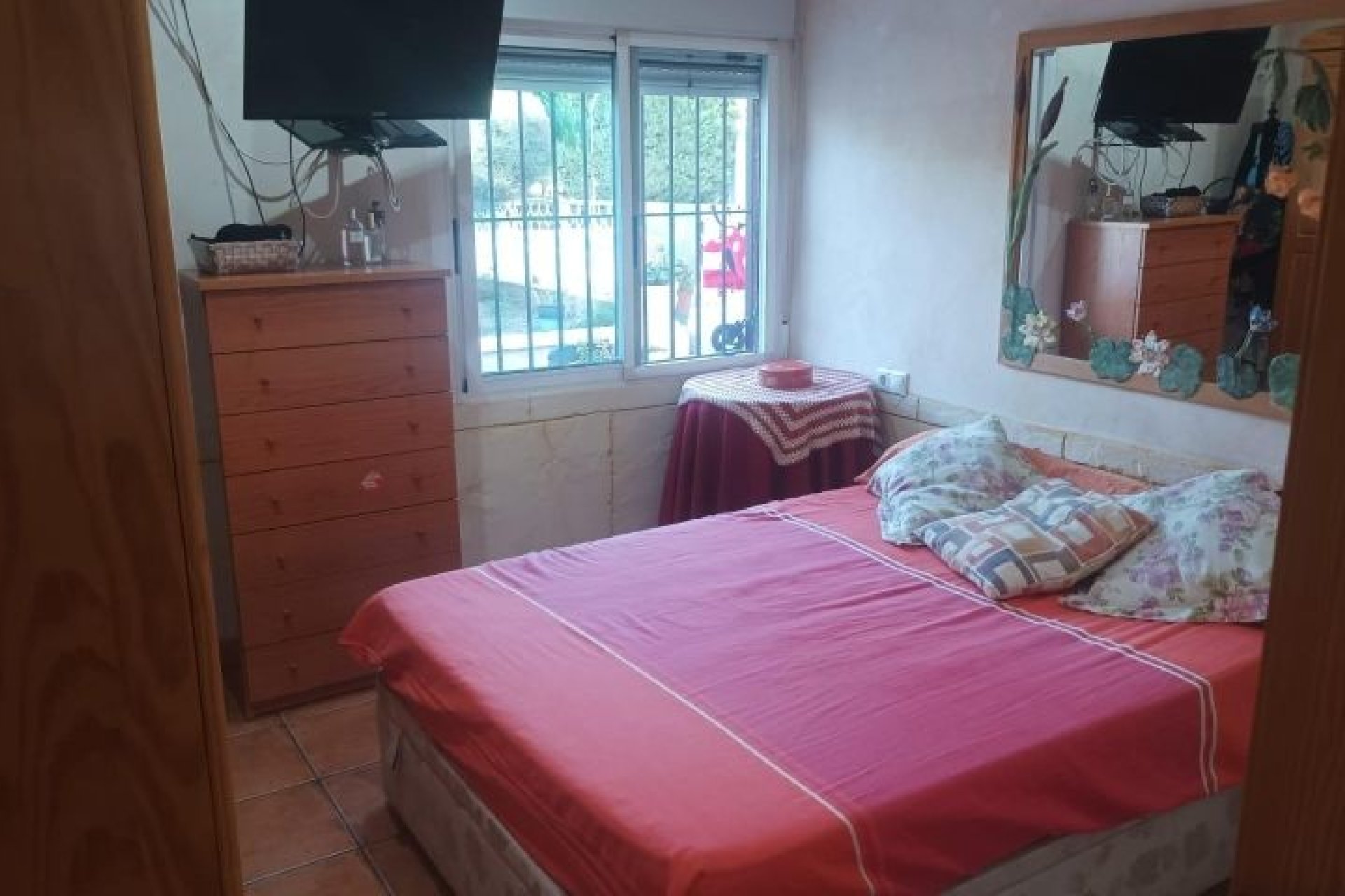 Resale - Villa -
Elche