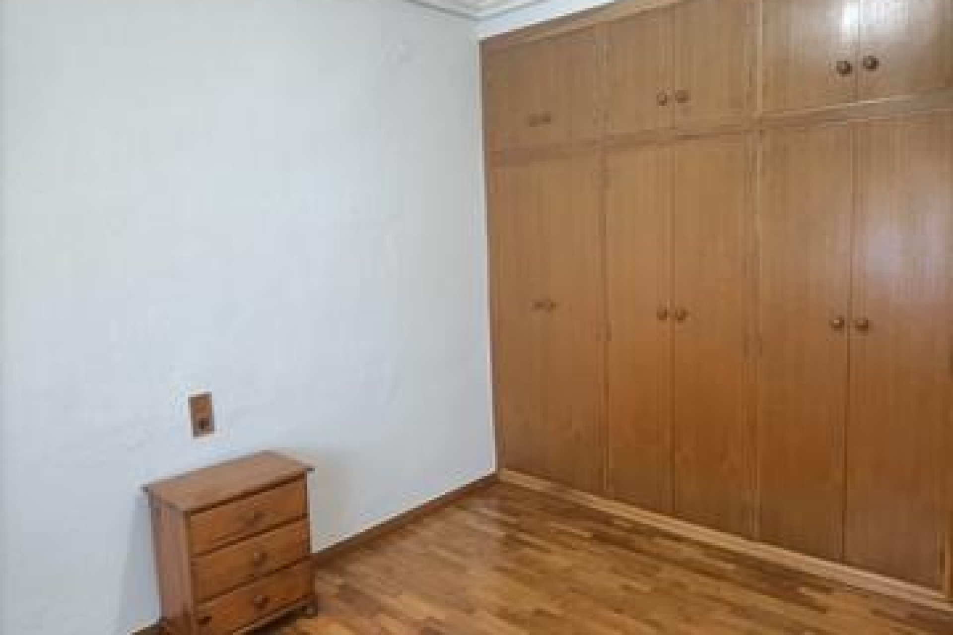 Resale - Villa -
Elche