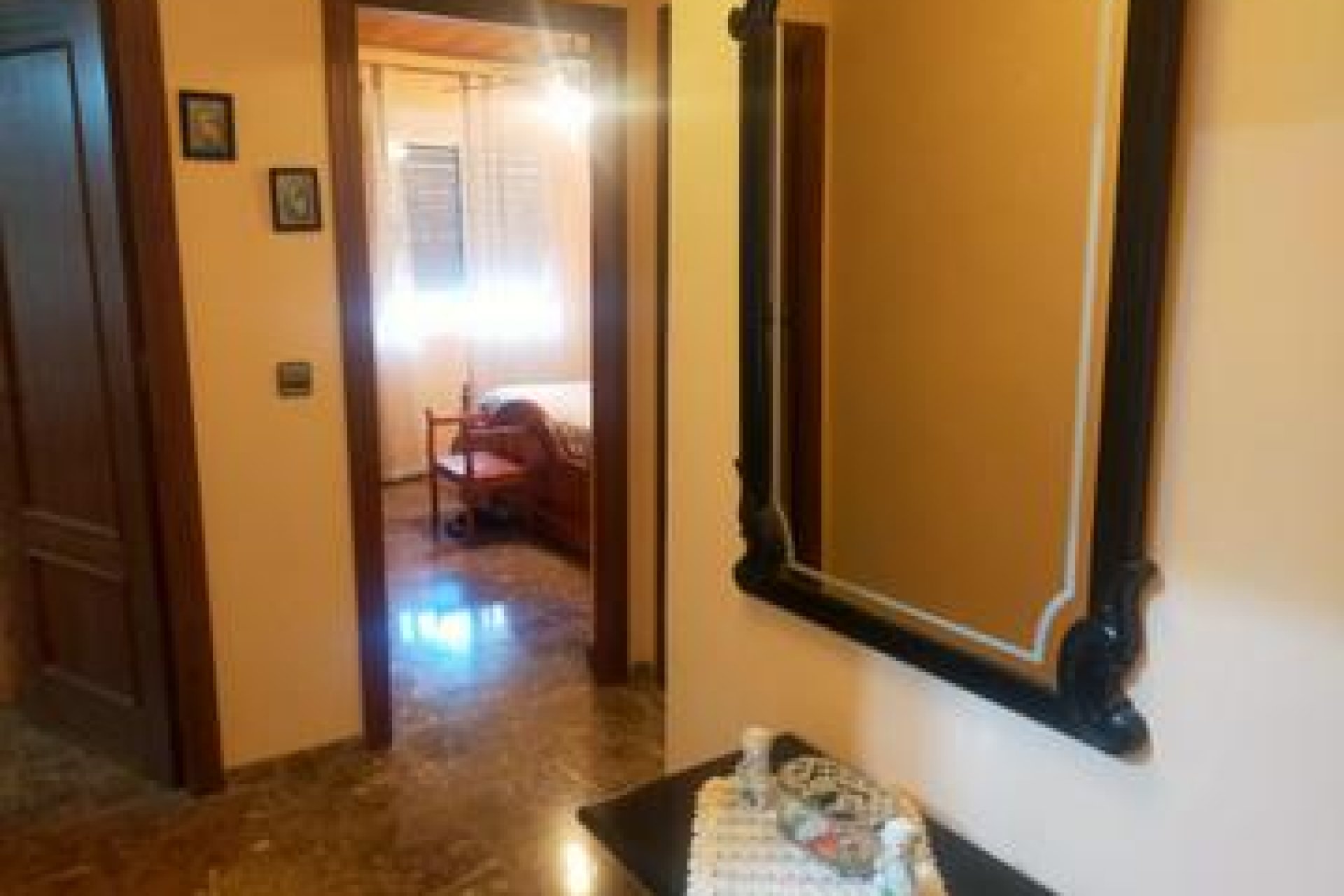 Resale - Villa -
Elche