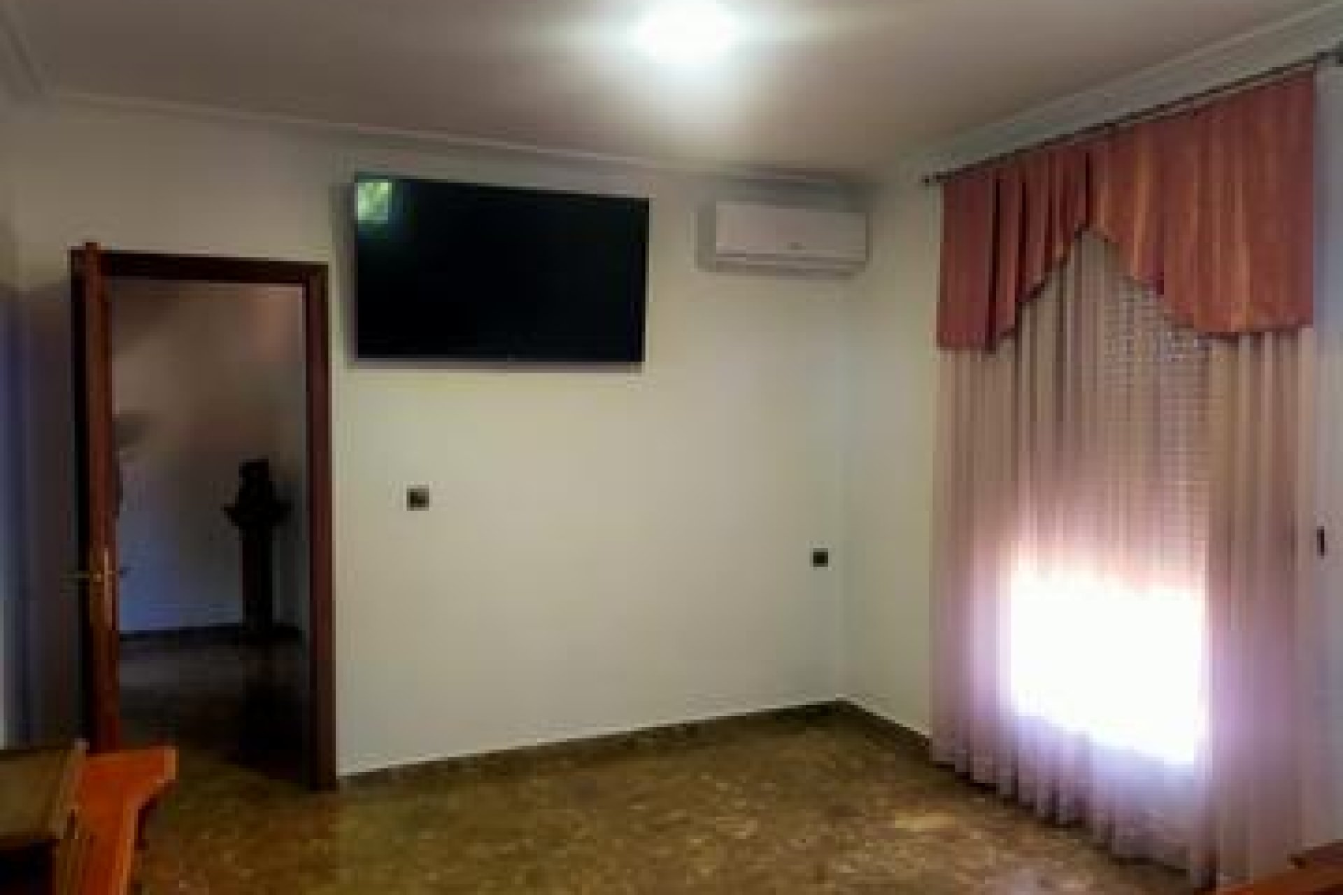 Resale - Villa -
Elche