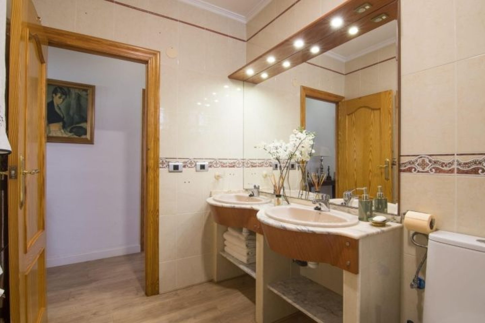 Resale - Villa -
Elche