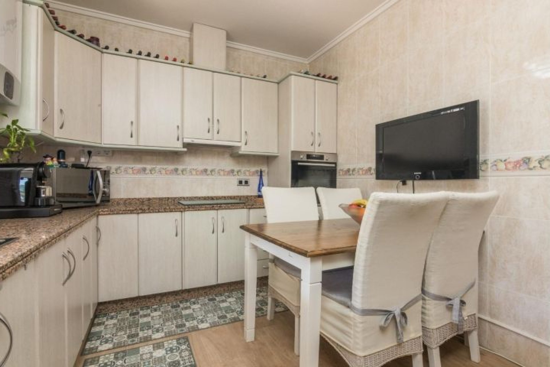 Resale - Villa -
Elche