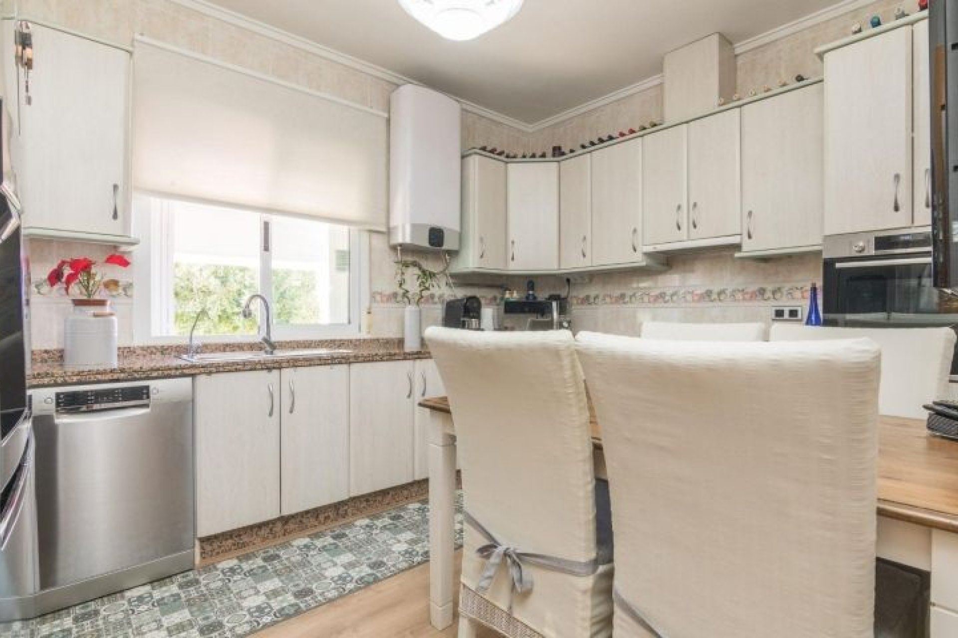 Resale - Villa -
Elche