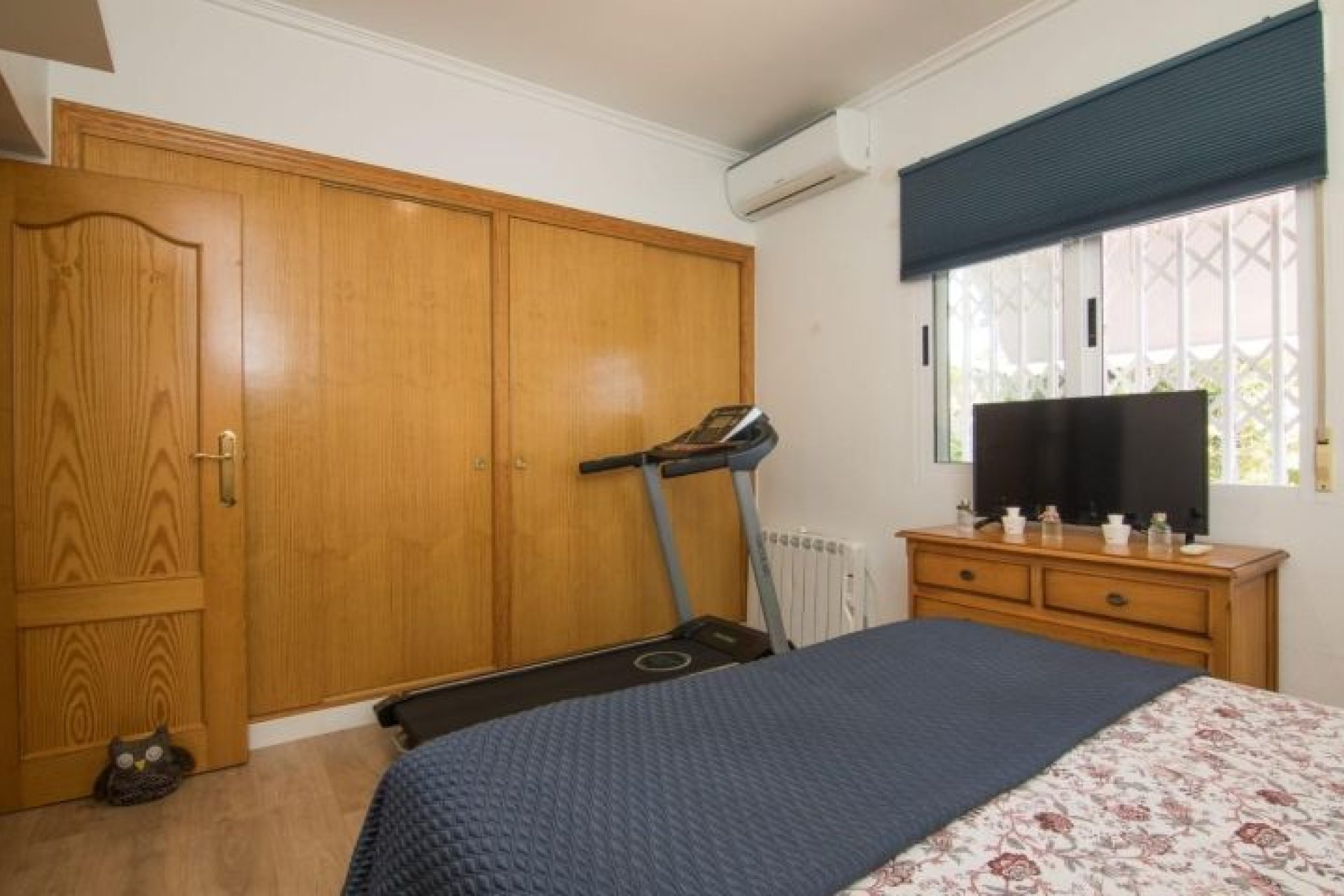 Resale - Villa -
Elche