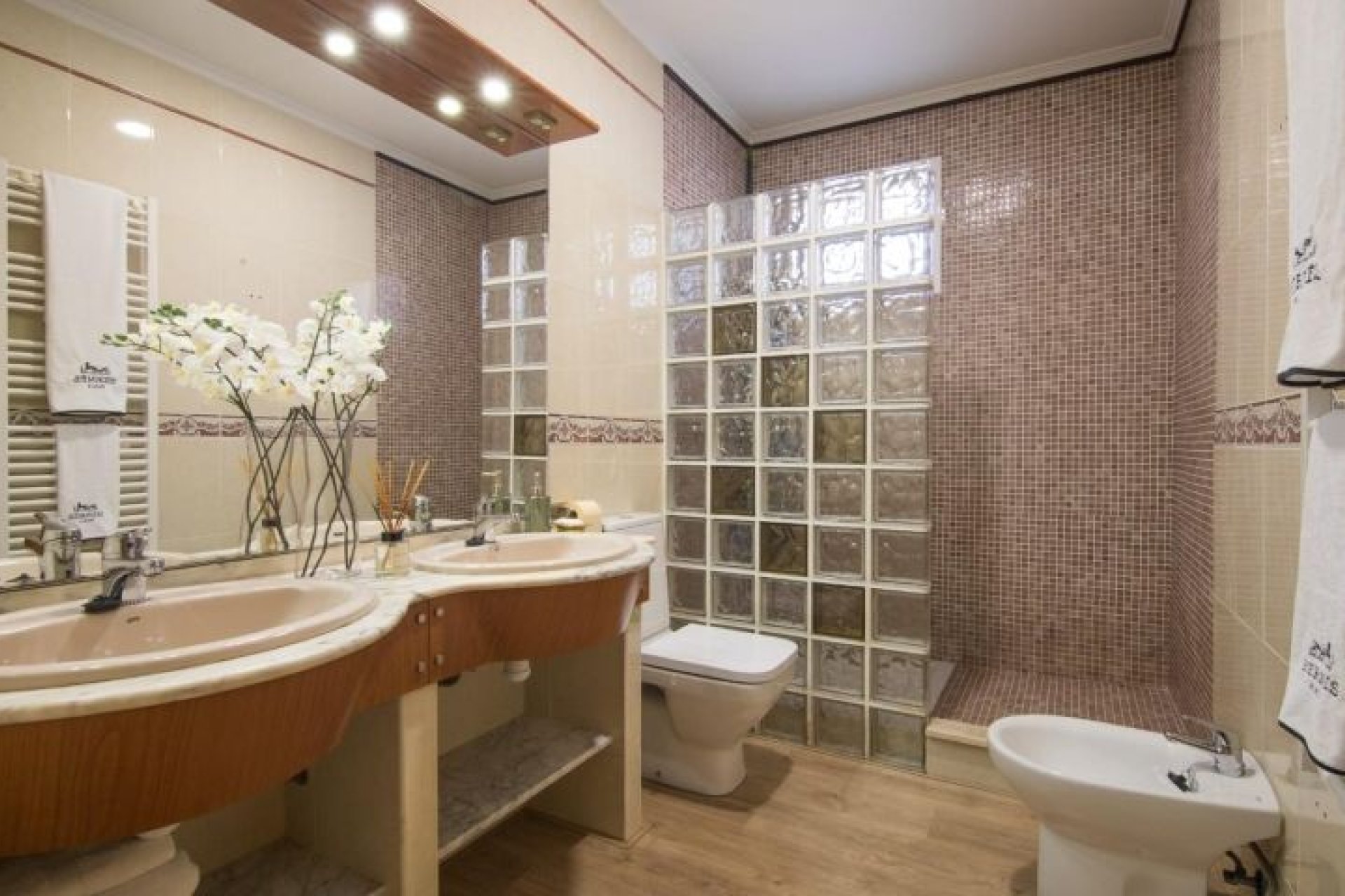 Resale - Villa -
Elche