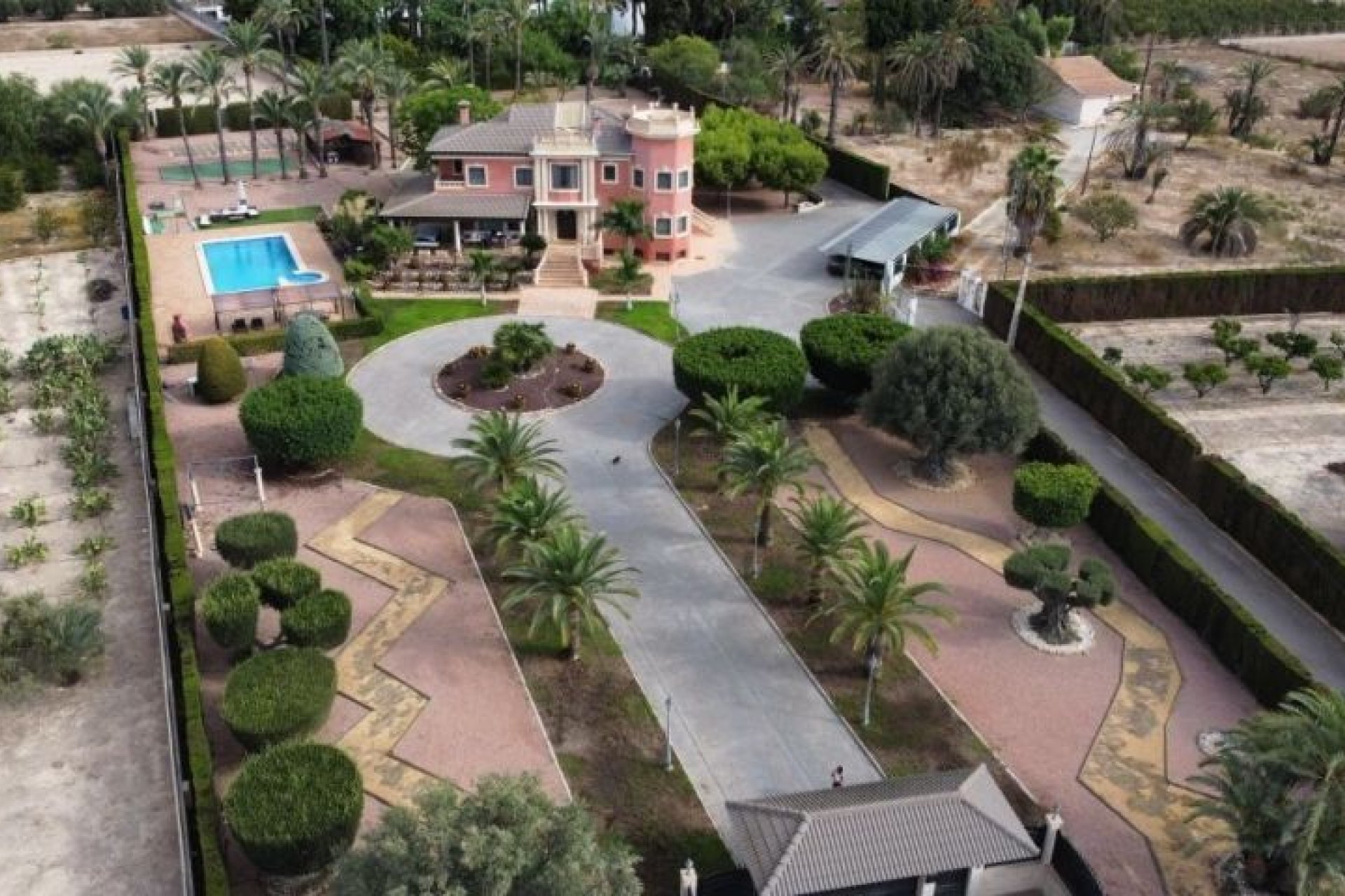 Resale - Villa -
Elche