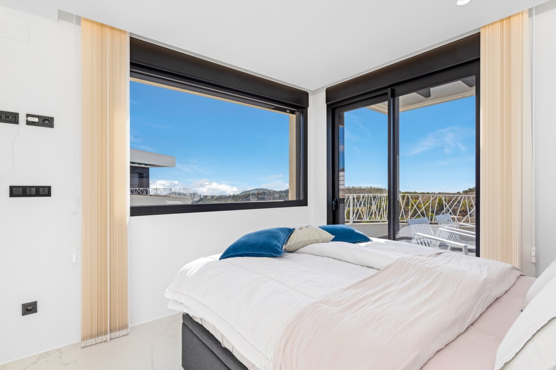 Resale - Villa -
Finestrat - Sierra Cortina