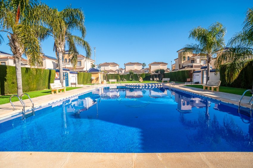 Resale - Villa -
Guardamar del Segura - EL RASO