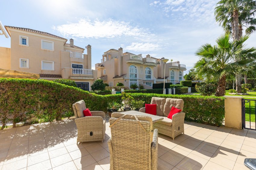 Resale - Villa -
Guardamar del Segura - El Raso