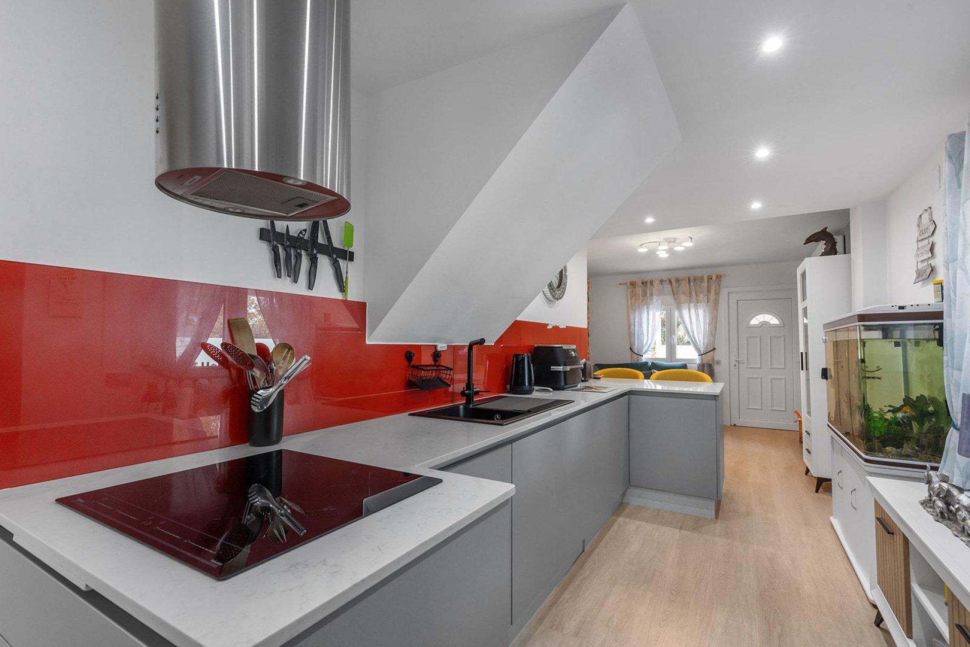 Resale - Villa -
Guardamar del Segura - Urbanizaciones