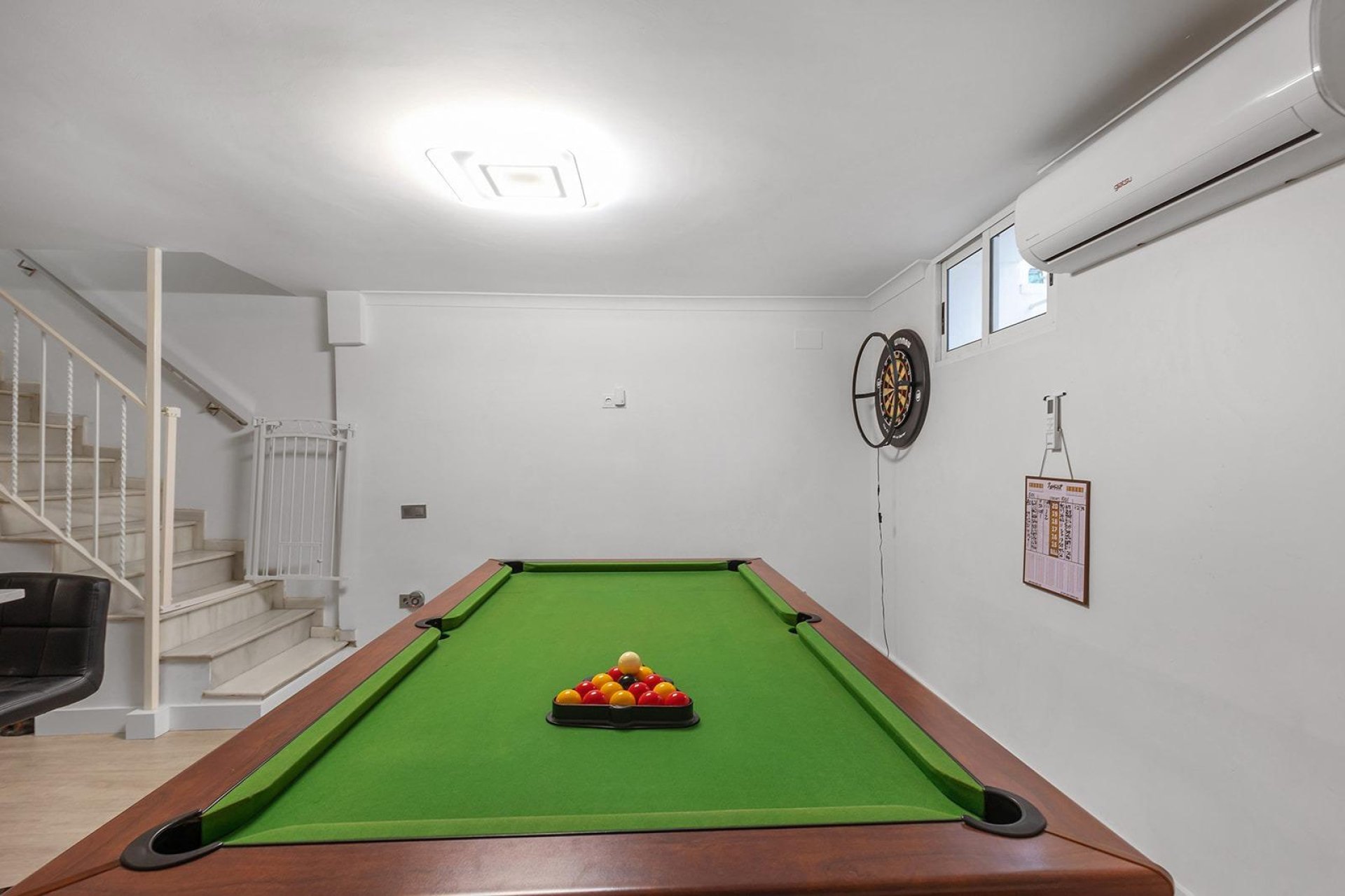 Resale - Villa -
Guardamar del Segura - Urbanizaciones