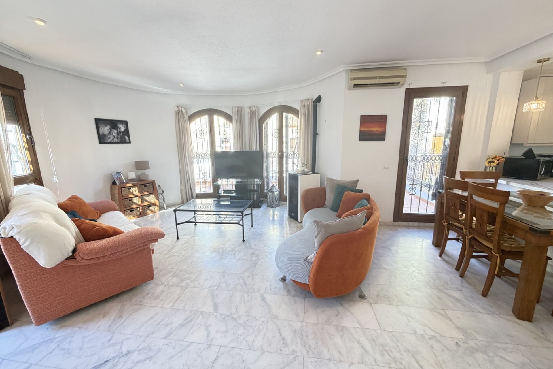 Resale - Villa -
La Finca Golf