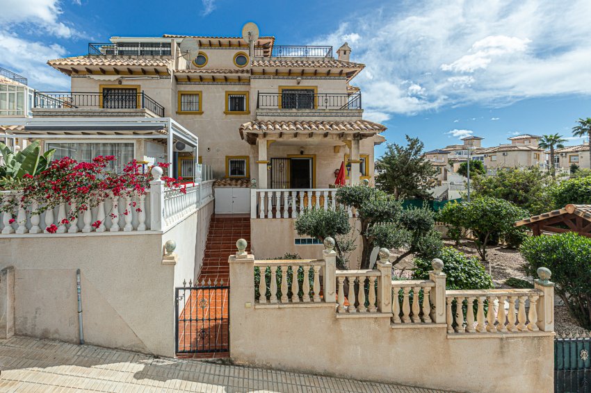 Resale - Villa -
La Zenia