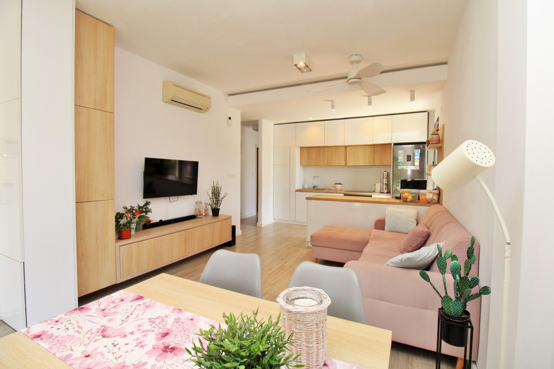 Resale - Villa -
La Zenia