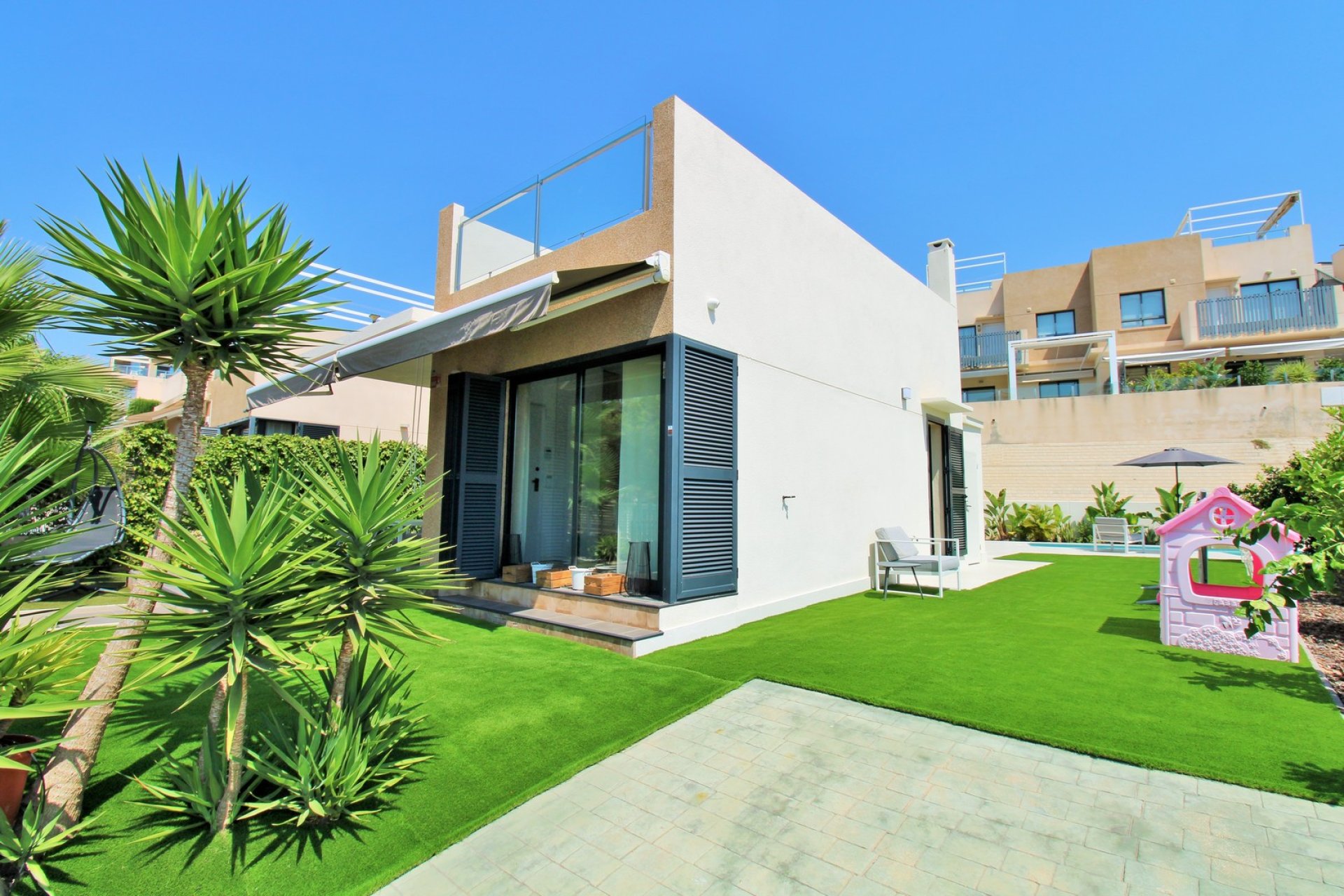 Resale - Villa -
La Zenia
