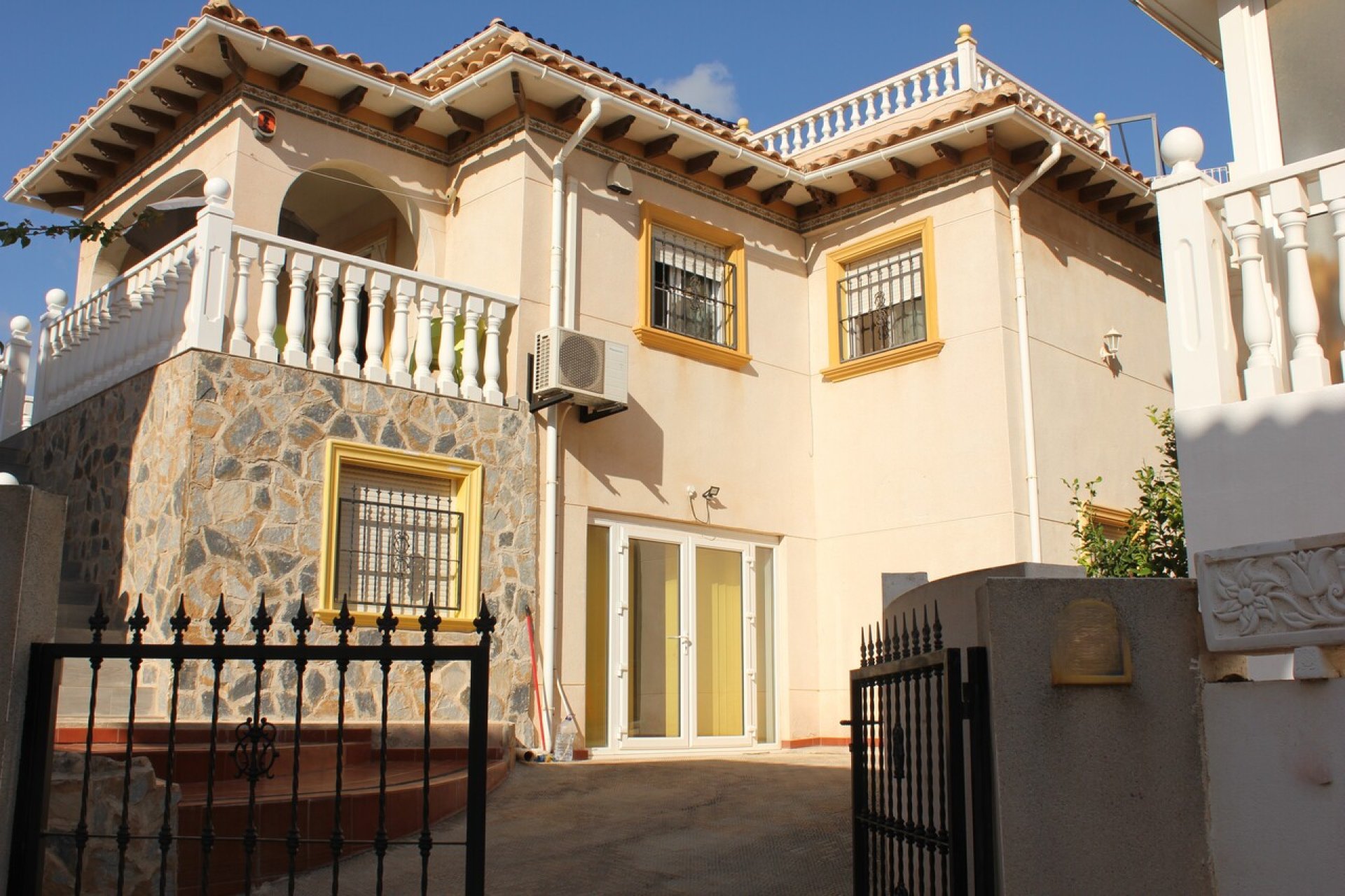 Resale - Villa -
La Zenia