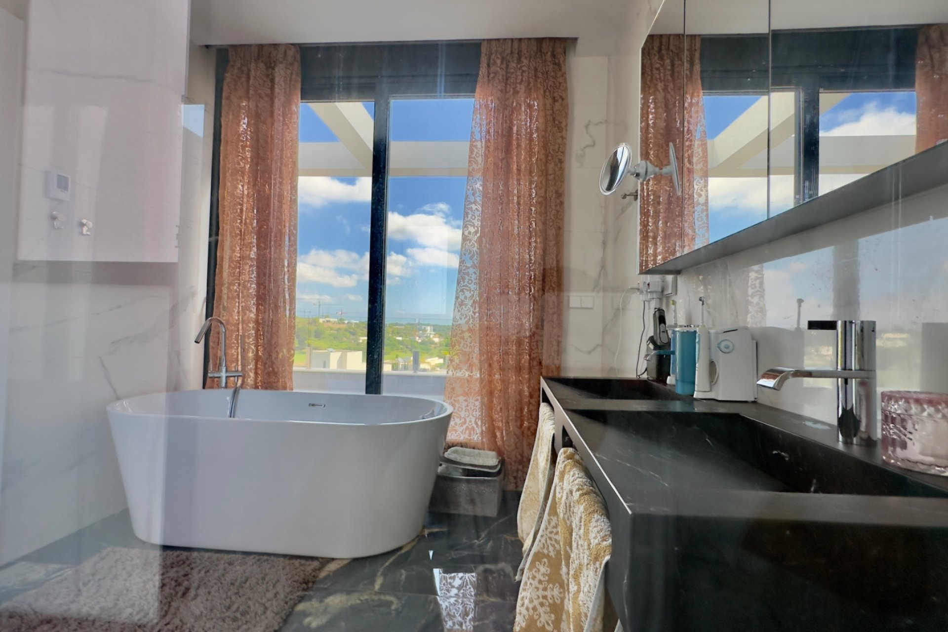 Resale - Villa -
Las Colinas Golf